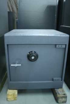 Pre Owned 1820 B Rated Steel Plate Safe